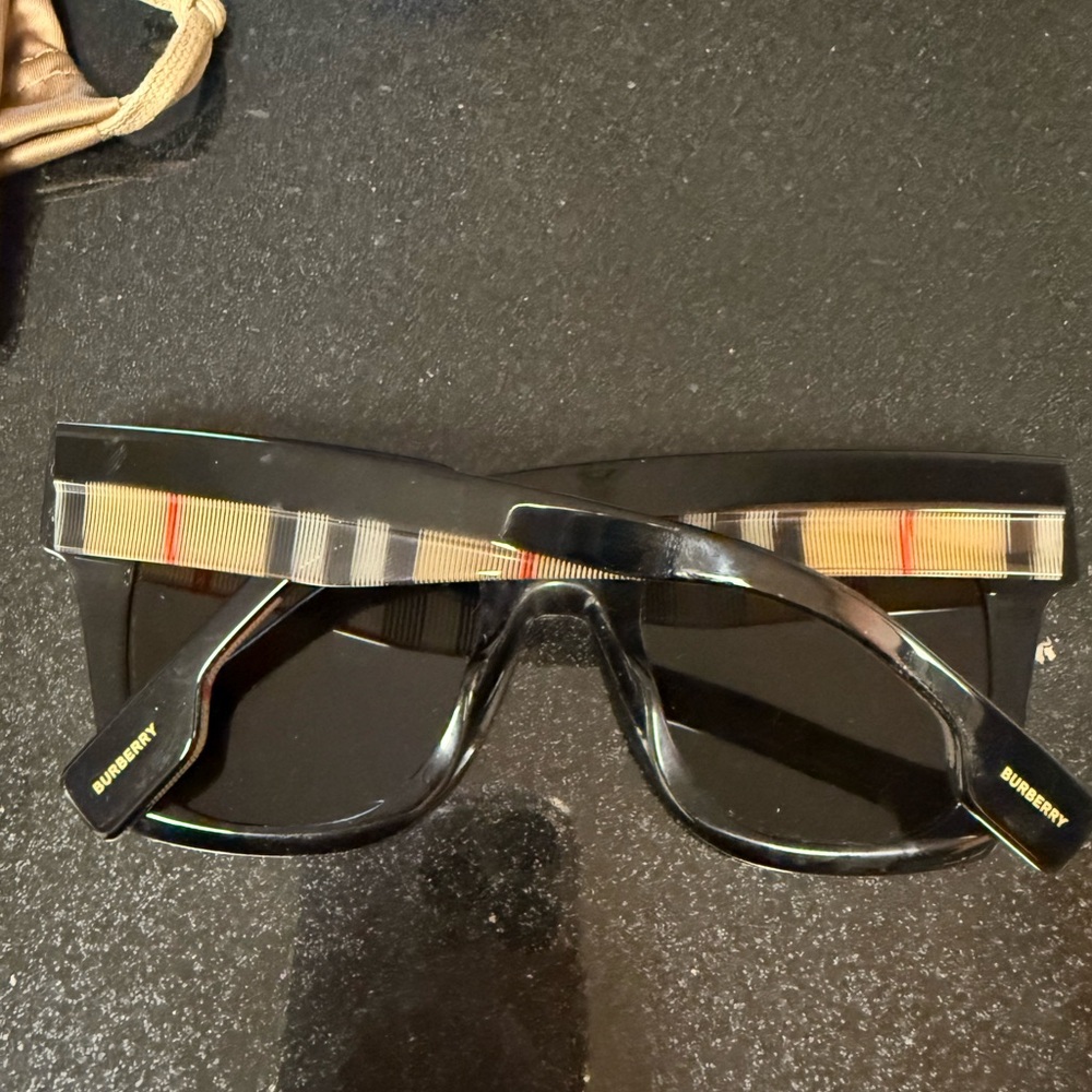 Burberry Sunglasses - Picture 3 of 9